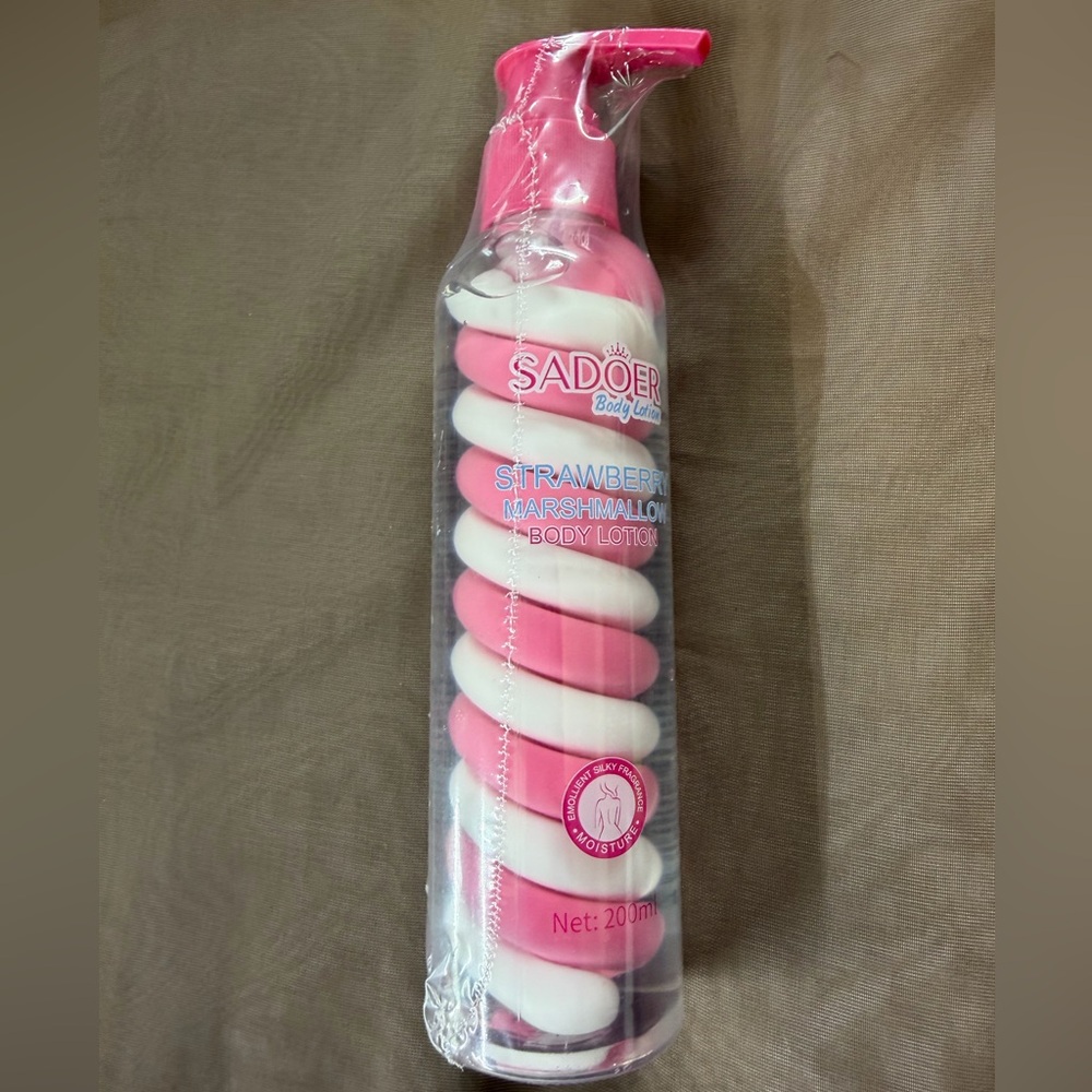 Strawberry Marshmallow Body Lotion - Pink & White